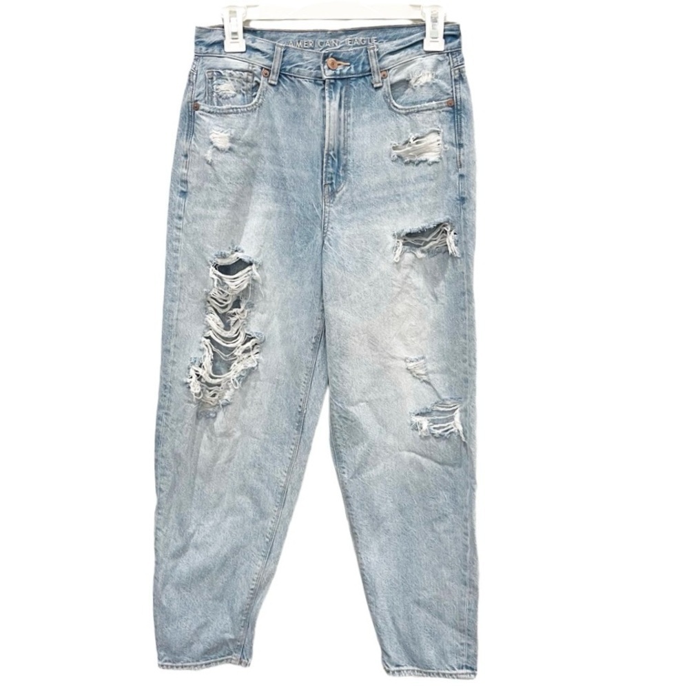 American Eagle Jeans Women's 2 Light Wash Distressed Mom‎ Jeans 100% Cotton